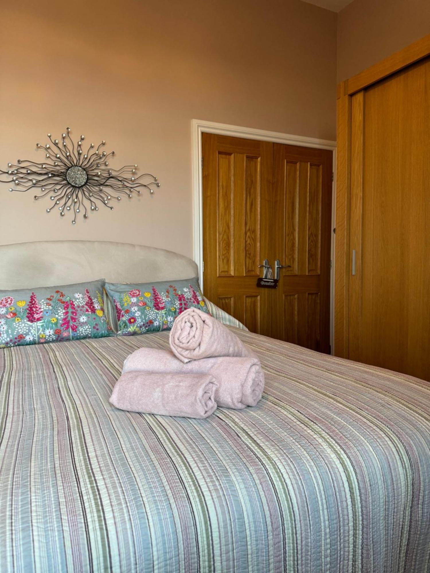 The Beach Front Apartment, Amazing Frontline Sea Views ไทน์เมาธ์ ภายนอก รูปภาพ